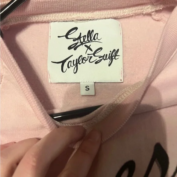 Taylor Swift Stella Shirt - Picture 4 of 5